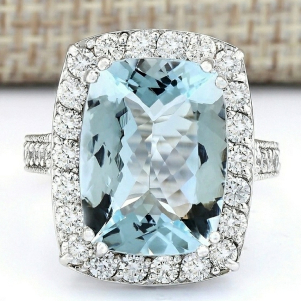 NWT Aquamarine Topaz Cocktail Fashion Ring Set in Diamonds Sz 7